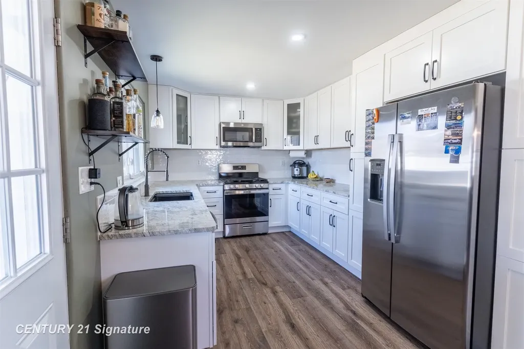 2251 E Stewart Road Midland Charter Township MI 48640