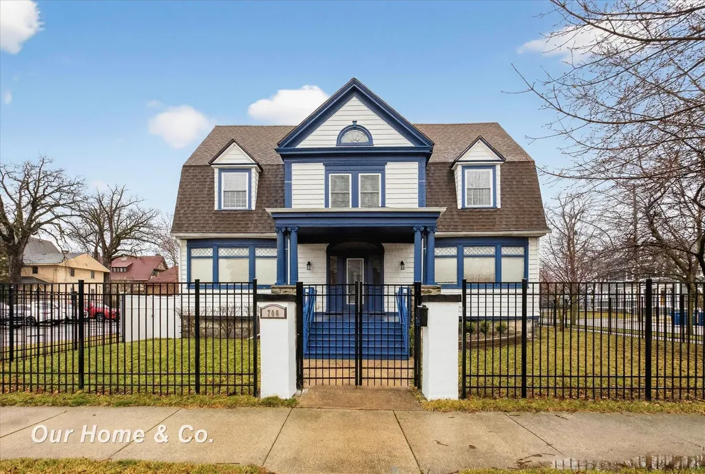 700 N Van Buren Street Bay City City MI 48708