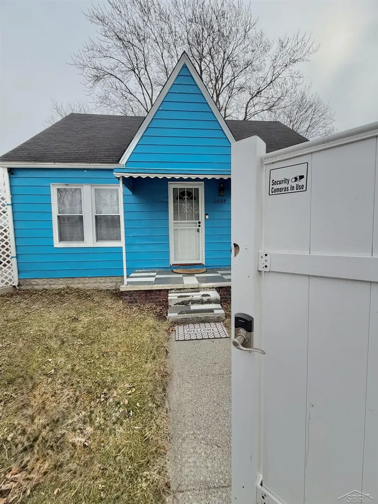 2604 Owen Street Saginaw City MI 48601