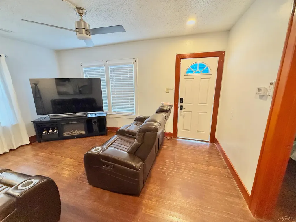 2604 Owen Street Saginaw City MI 48601