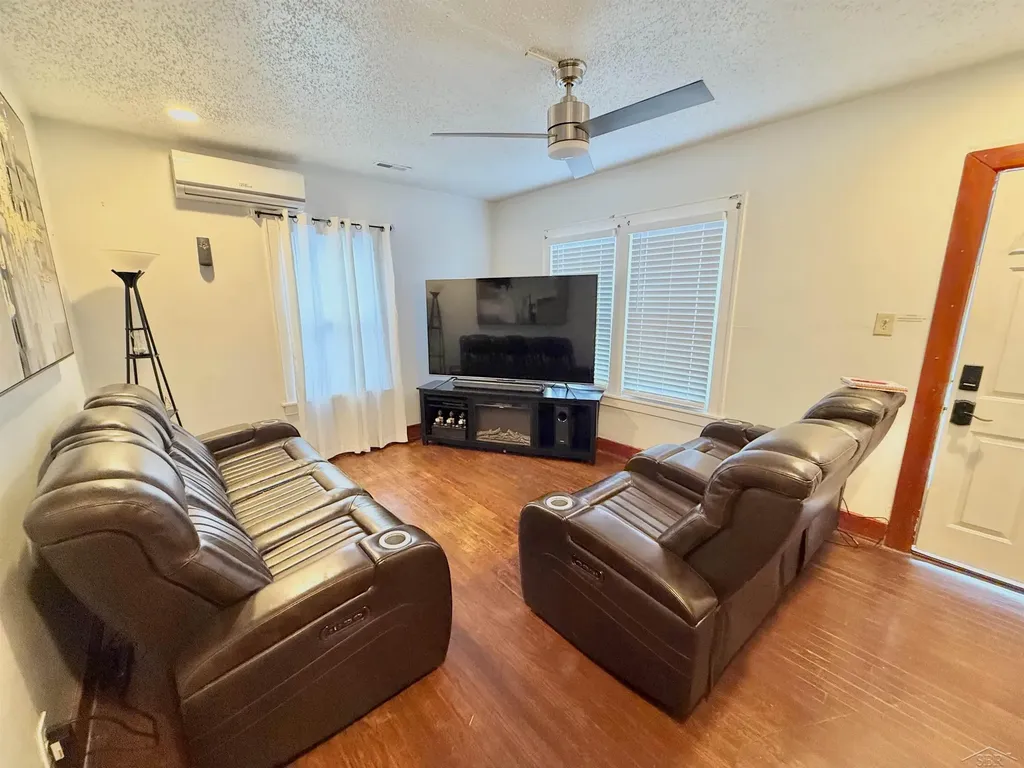 2604 Owen Street Saginaw City MI 48601