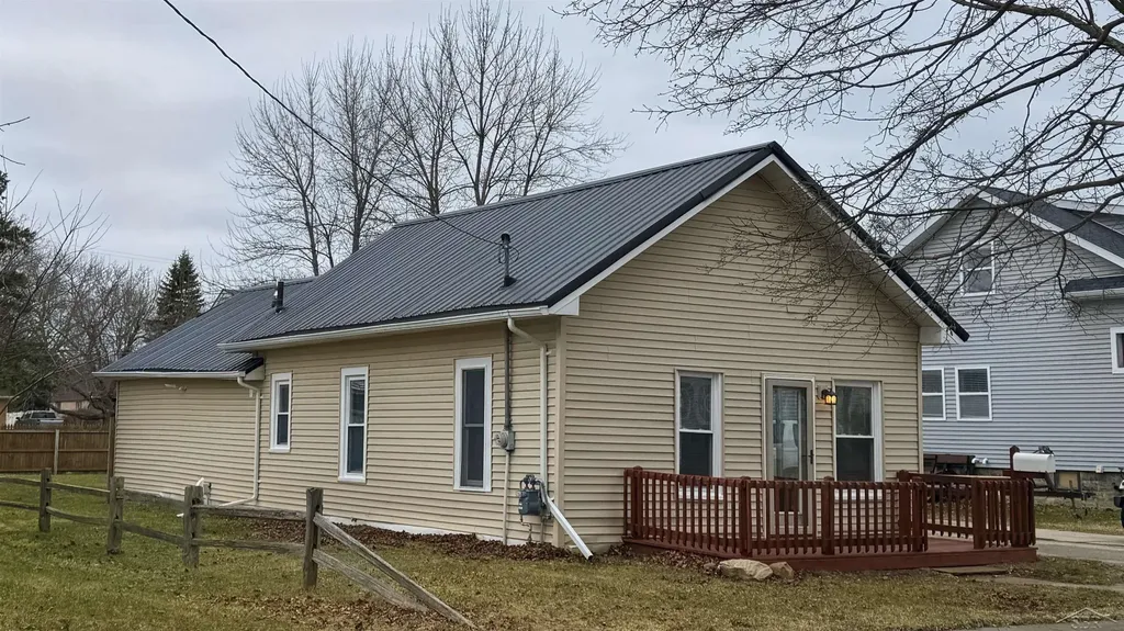 1904 James Street Essexville City MI 48732