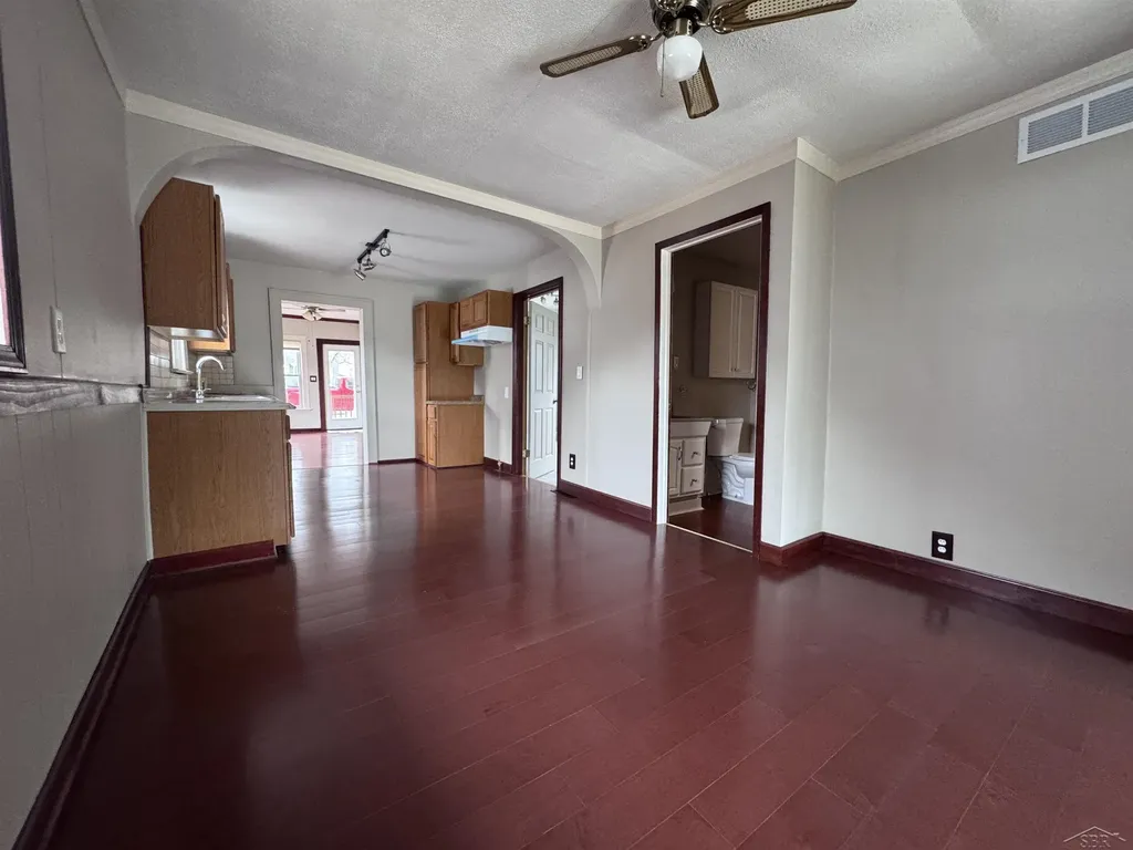1904 James Street Essexville City MI 48732