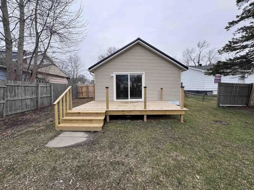 1904 James Street Essexville City MI 48732