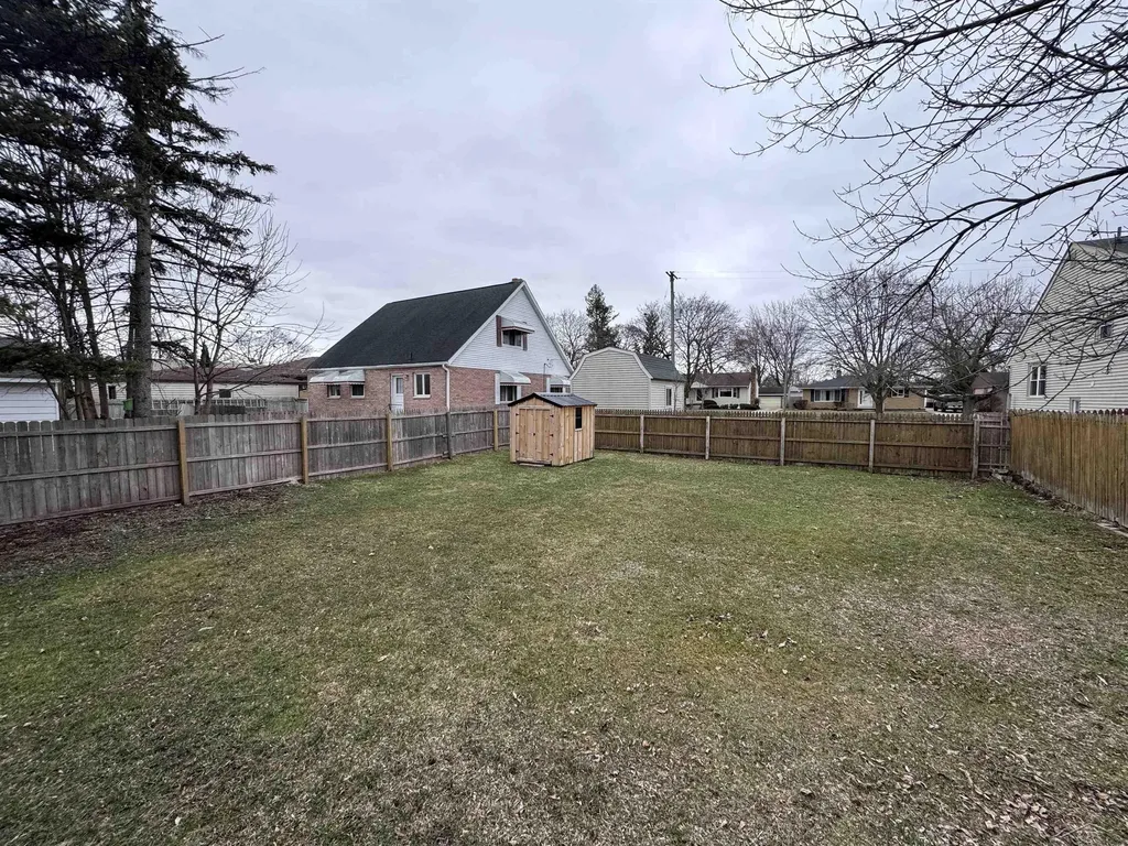 1904 James Street Essexville City MI 48732