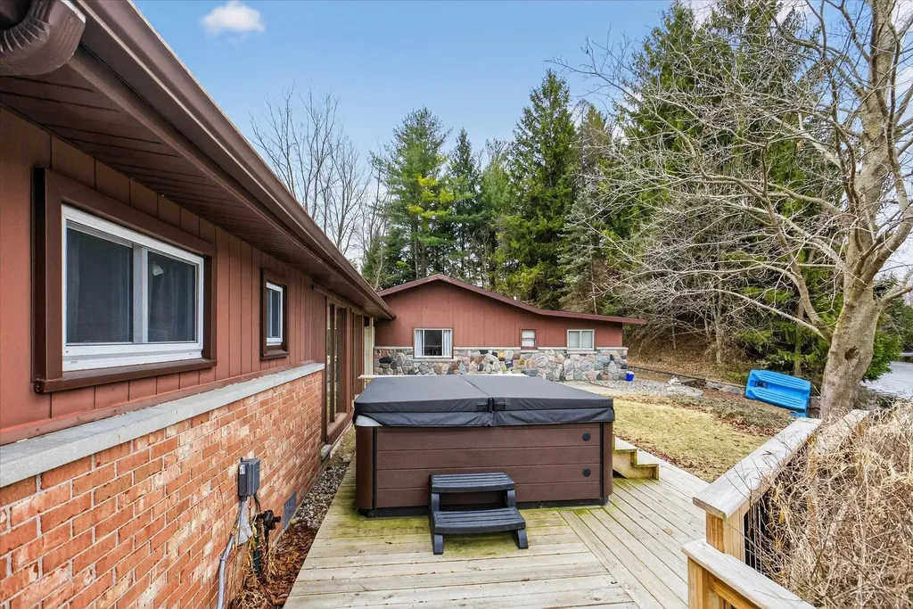 4403 N Raucholz Road Richland Township MI 48626