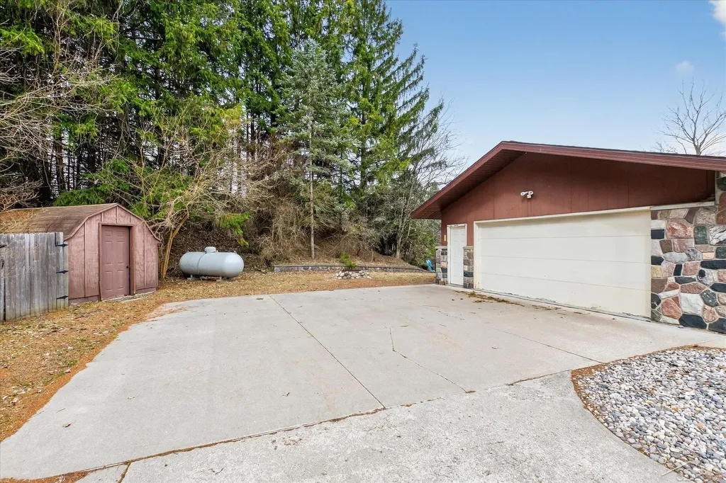 4403 N Raucholz Road Richland Township MI 48626