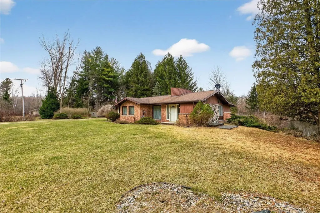 4403 N Raucholz Road Richland Township MI 48626