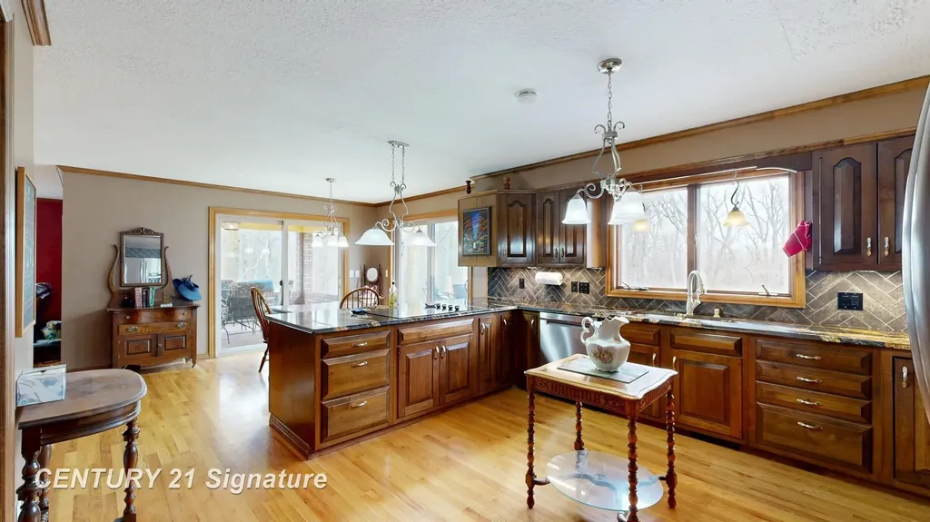 6728 N River Road Tittabawassee Township MI 48623