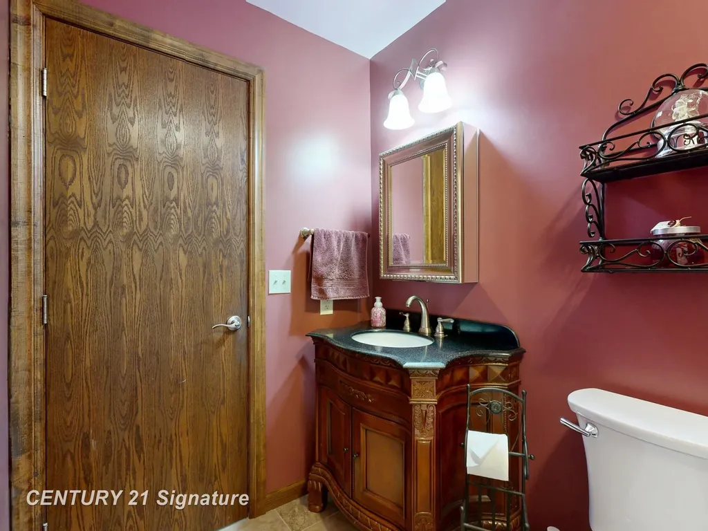 6728 N River Road Tittabawassee Township MI 48623