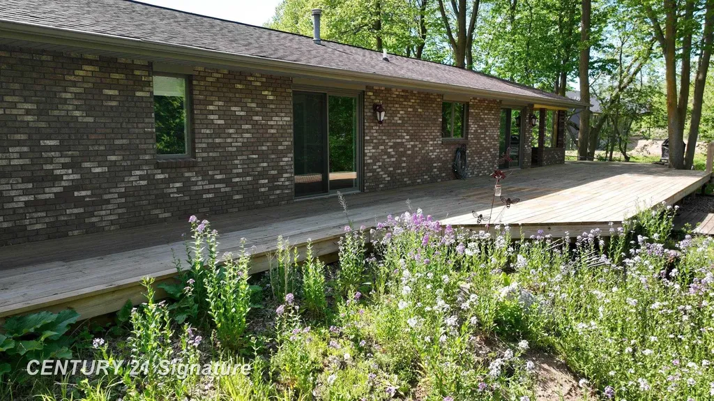6728 N River Road Tittabawassee Township MI 48623