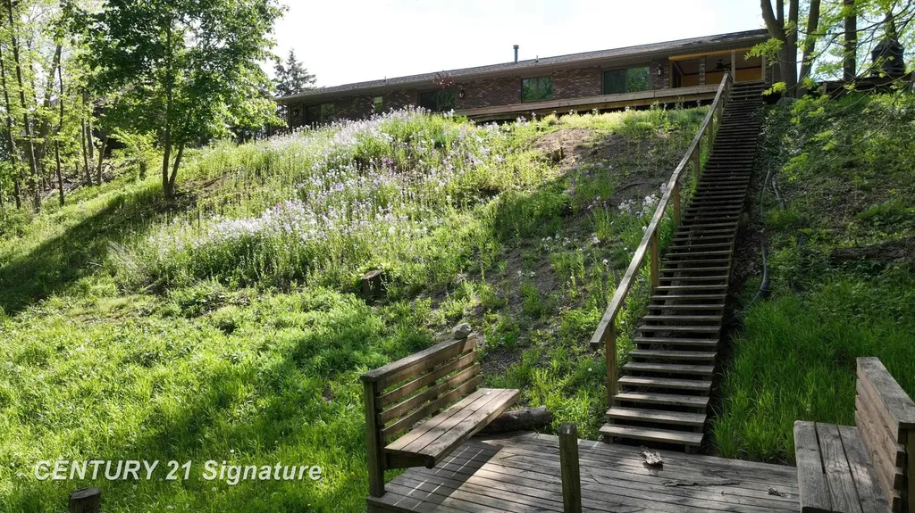 6728 N River Road Tittabawassee Township MI 48623