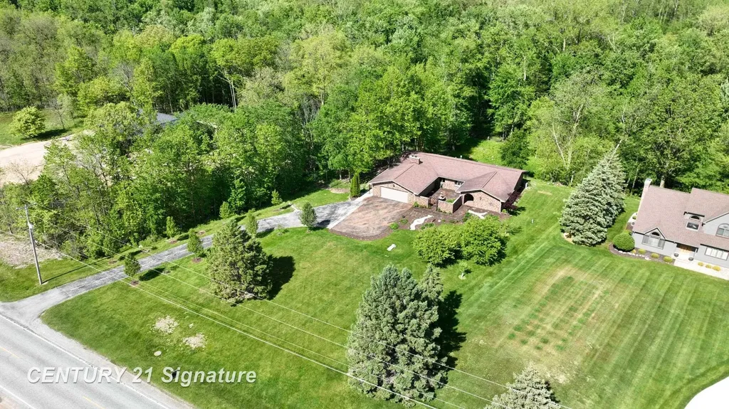 6728 N River Road Tittabawassee Township MI 48623