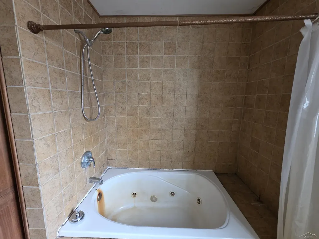 2418 Wetters Road Kawkawlin Township MI 48708