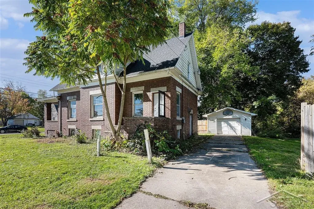 521 Birch Street Saginaw City MI 48601