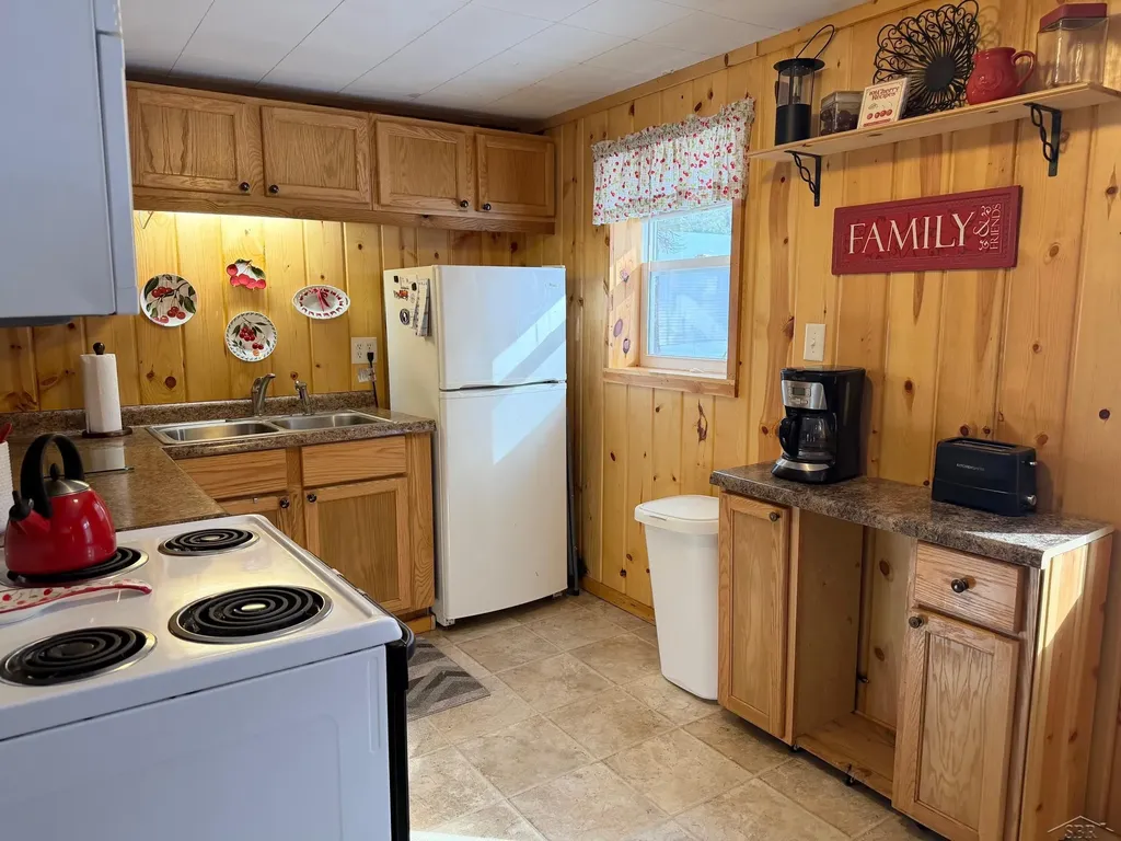 4019 E Higgins Lake Drive Gerrish Township MI 48653