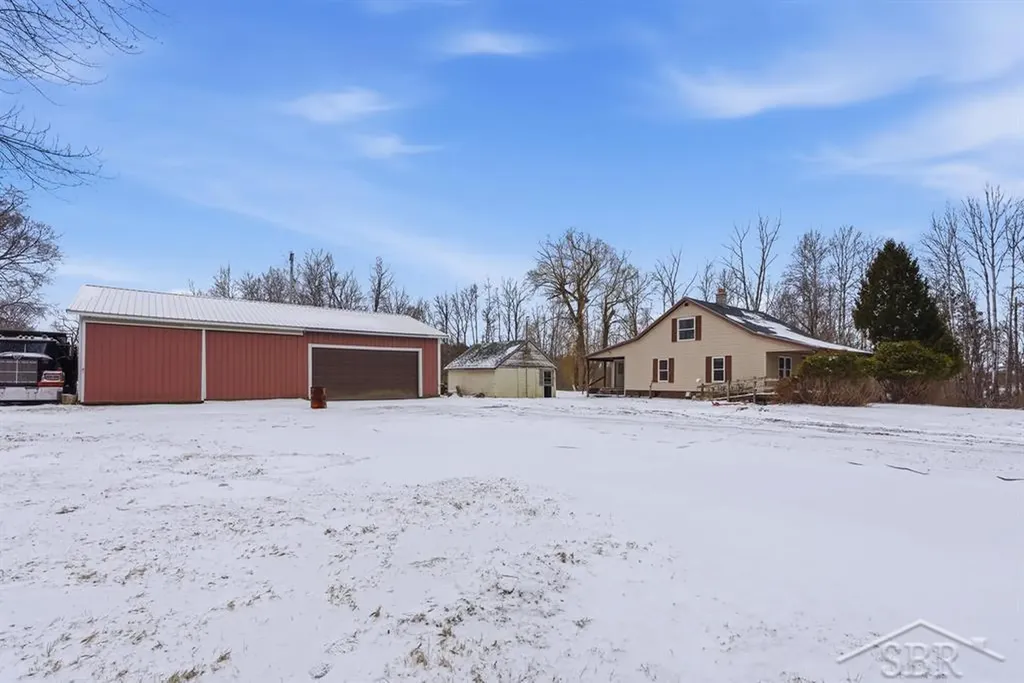 2177 W Knox Road Tobacco Township MI 48612