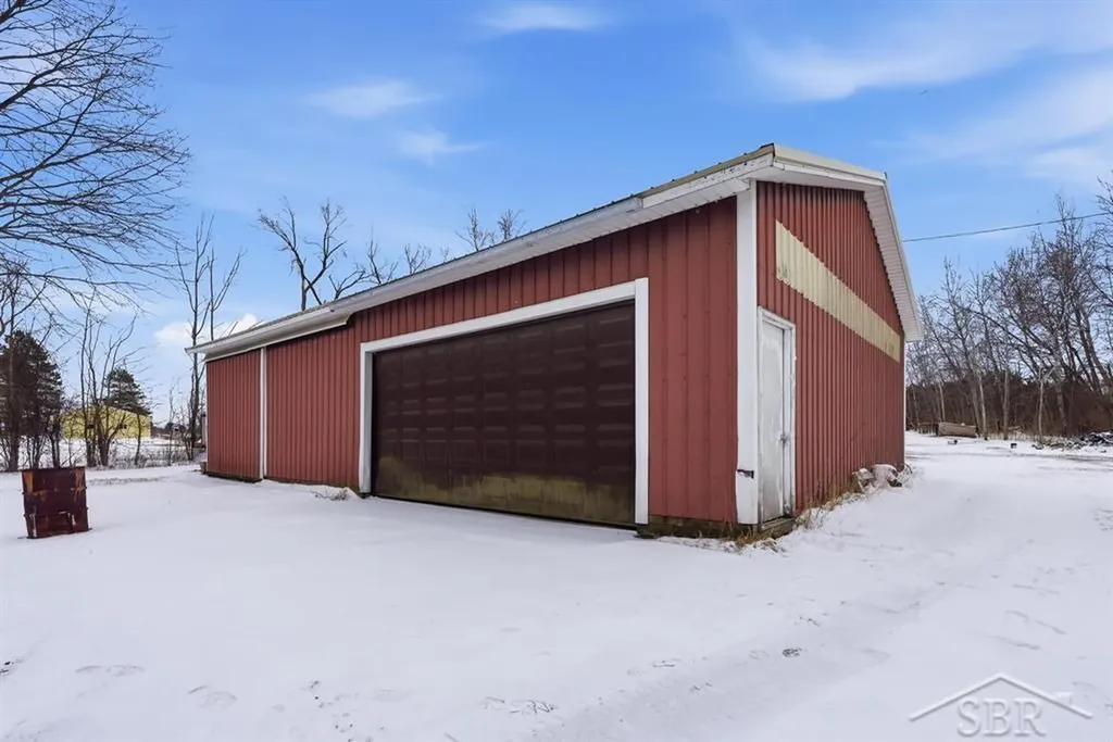 2177 W Knox Road Tobacco Township MI 48612