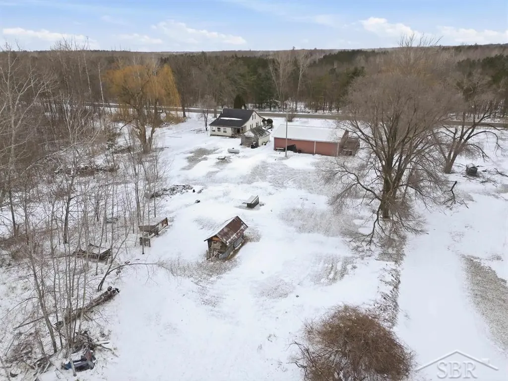 2177 W Knox Road Tobacco Township MI 48612