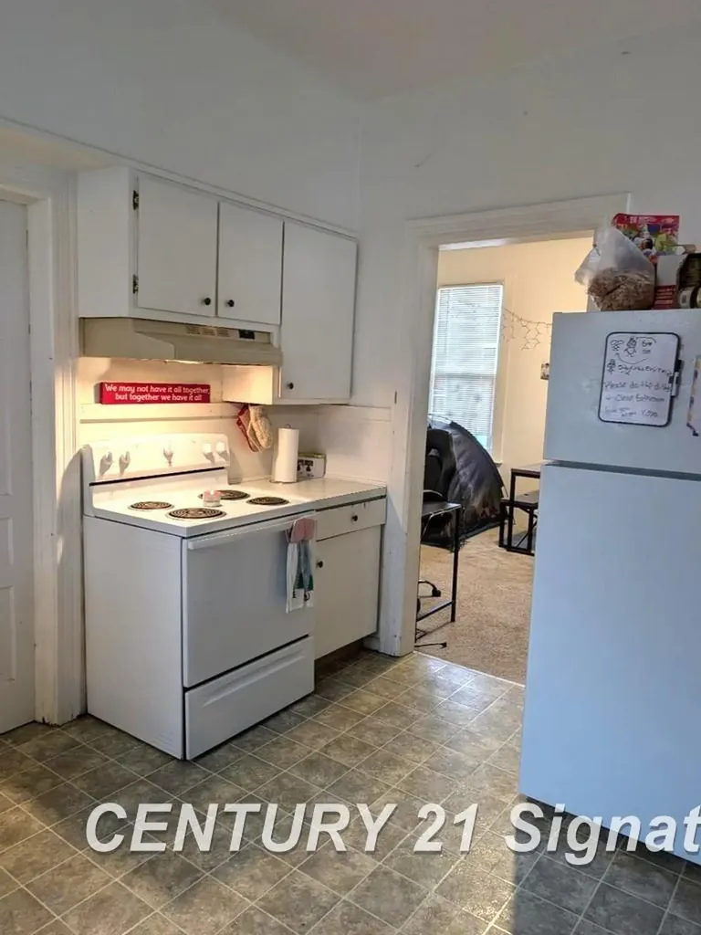812 Sanderson Street St. Charles Village MI 48655