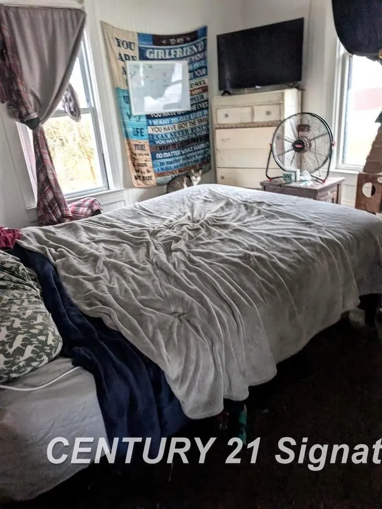 812 Sanderson Street St. Charles Village MI 48655