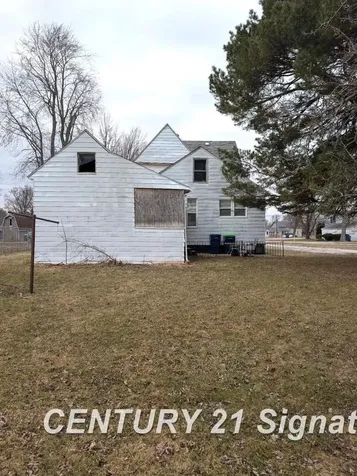 812 Sanderson Street St. Charles Village MI 48655
