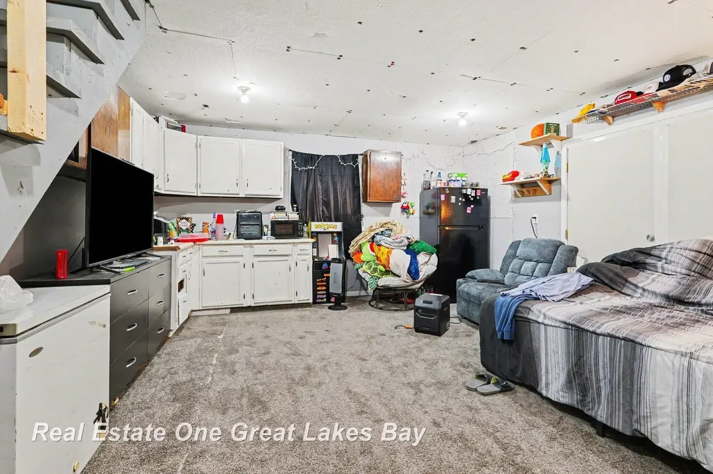 621 W Hosmer Street St. Charles Village MI 48655