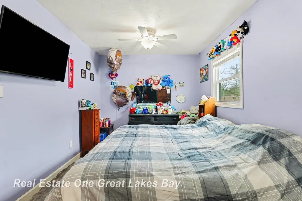 621 W Hosmer Street St. Charles Village MI 48655
