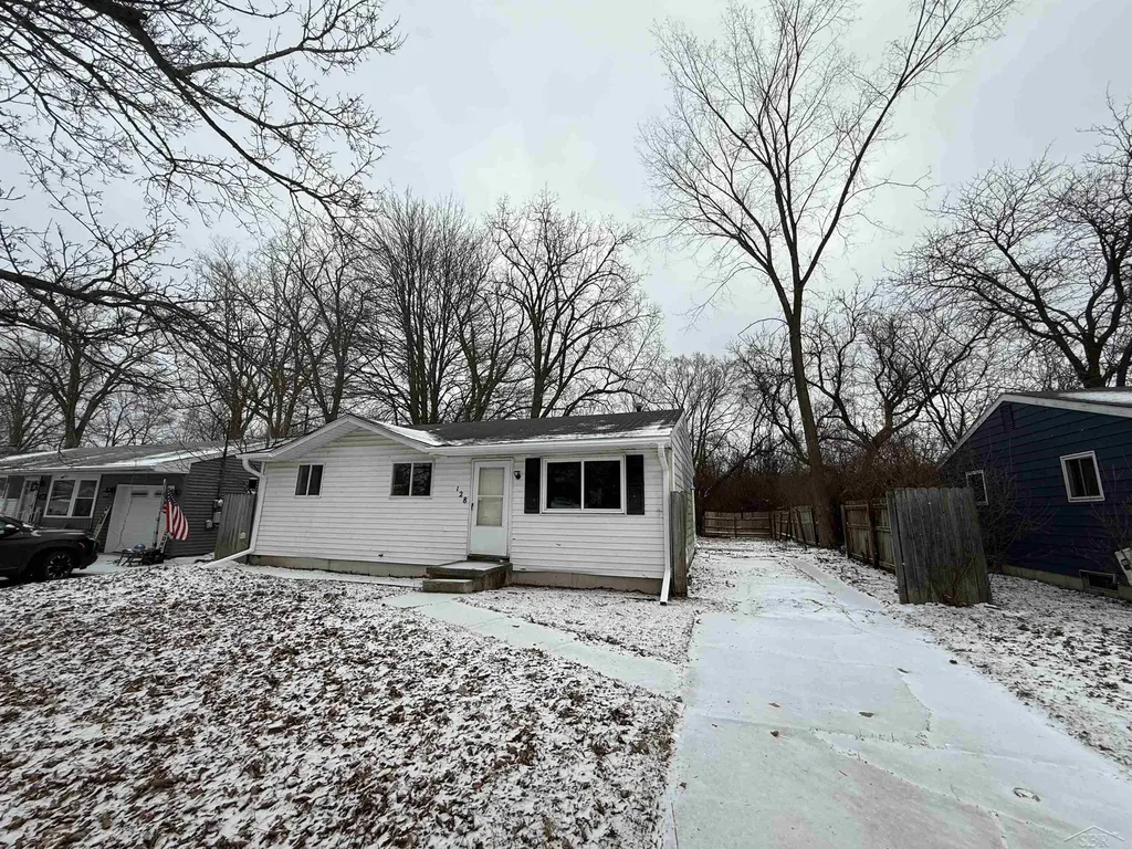 128 Woodward Street Saginaw City MI 48601