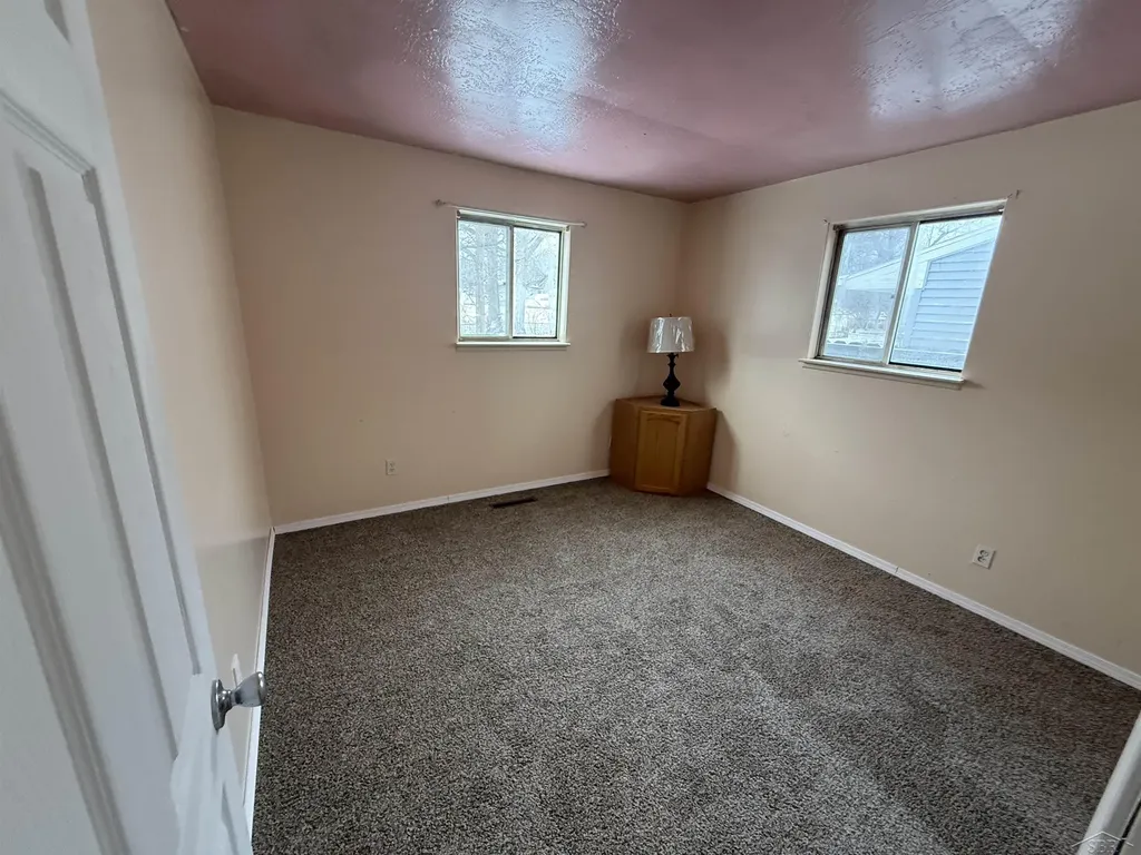 128 Woodward Street Saginaw City MI 48601