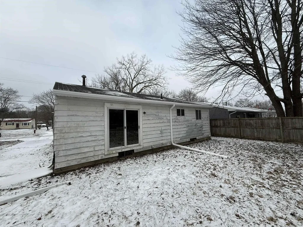 128 Woodward Street Saginaw City MI 48601