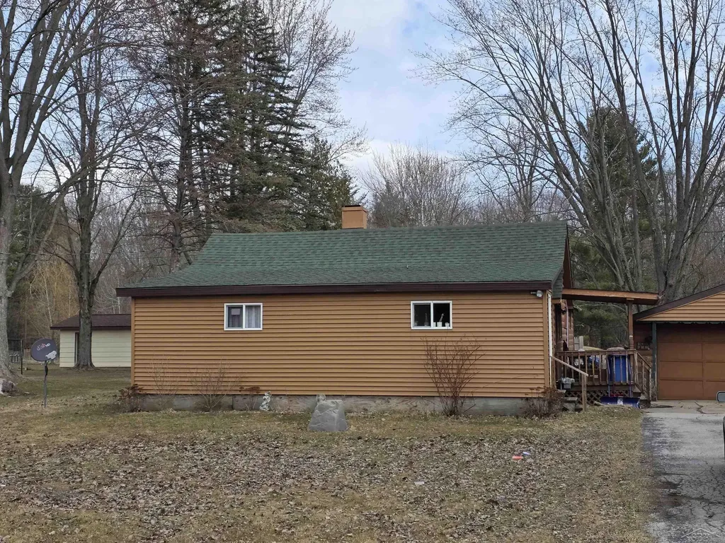 1711 S Poseyville Road Ingersoll Township MI 48640