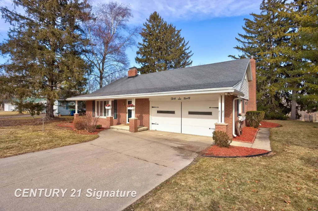 3690 N River Road Thomas Township MI 48623