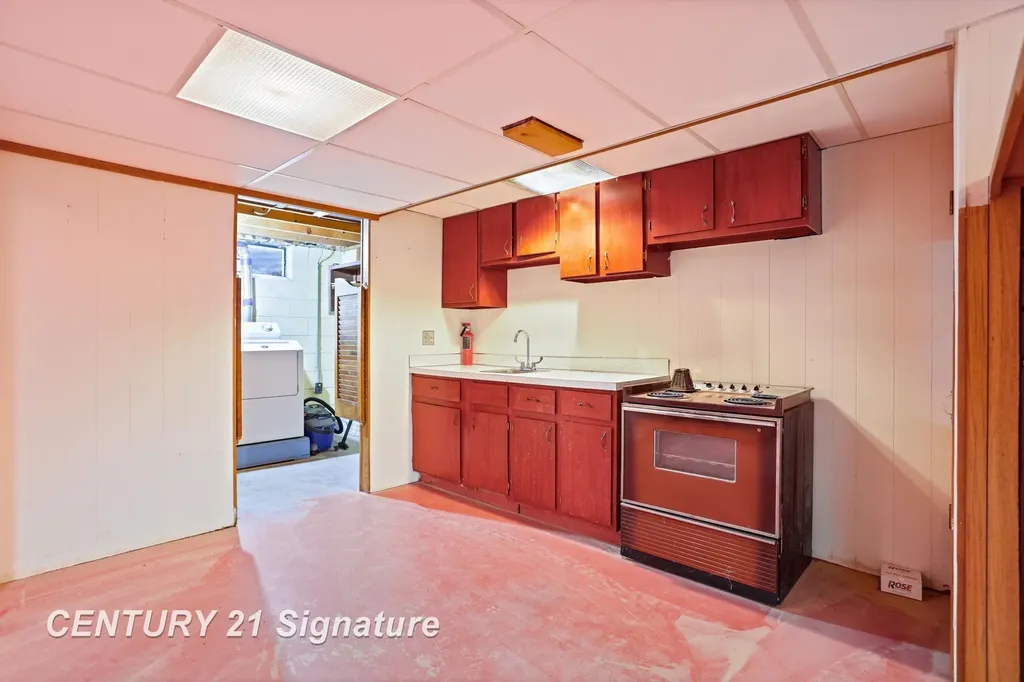 3690 N River Road Thomas Township MI 48623