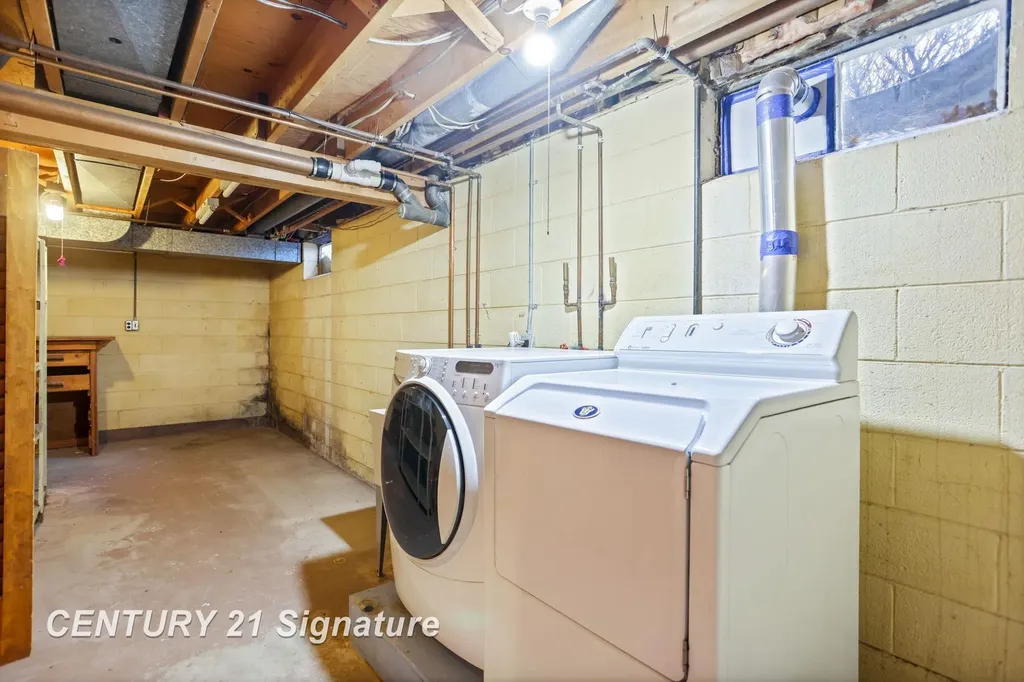 3690 N River Road Thomas Township MI 48623