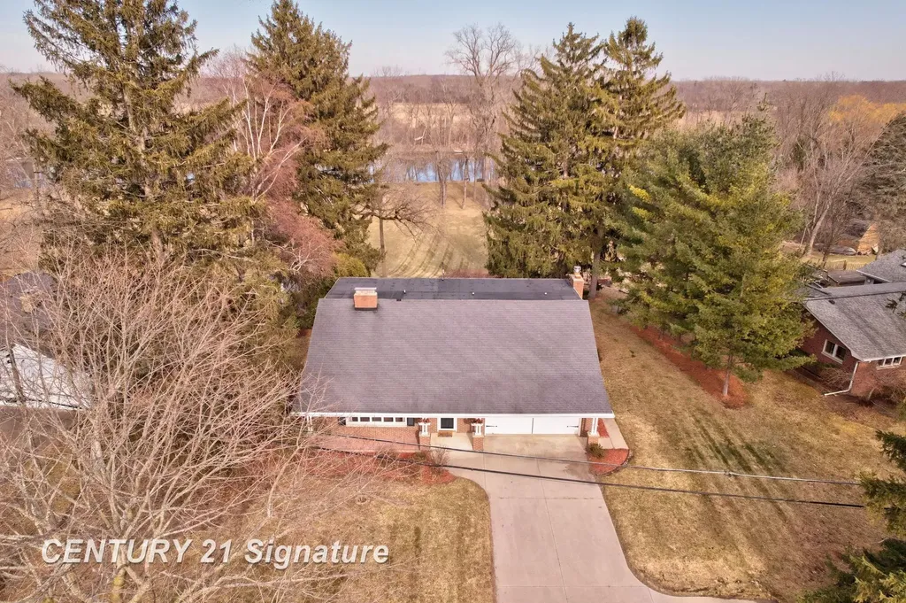 3690 N River Road Thomas Township MI 48623