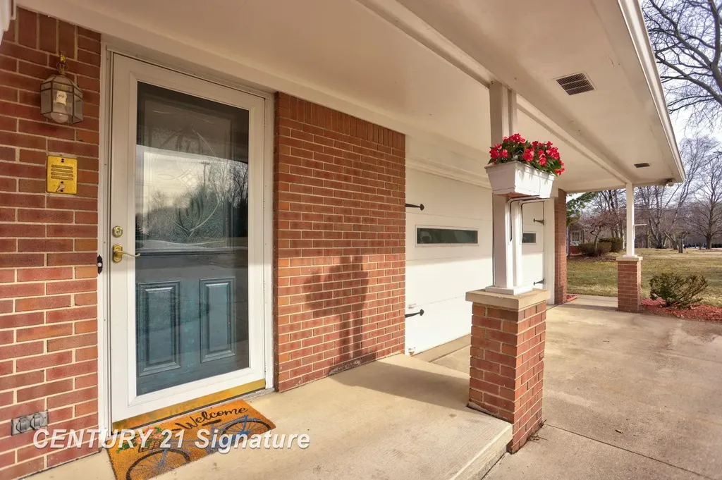 3690 N River Road Thomas Township MI 48623