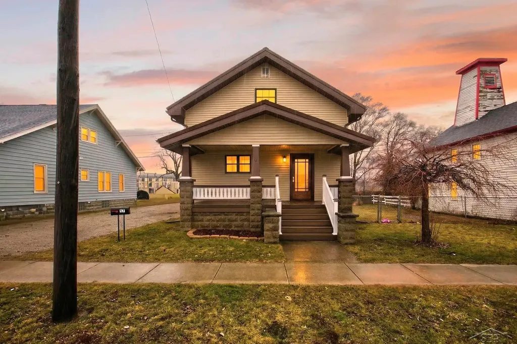 17 Union Street Sebewaing Village MI 48759