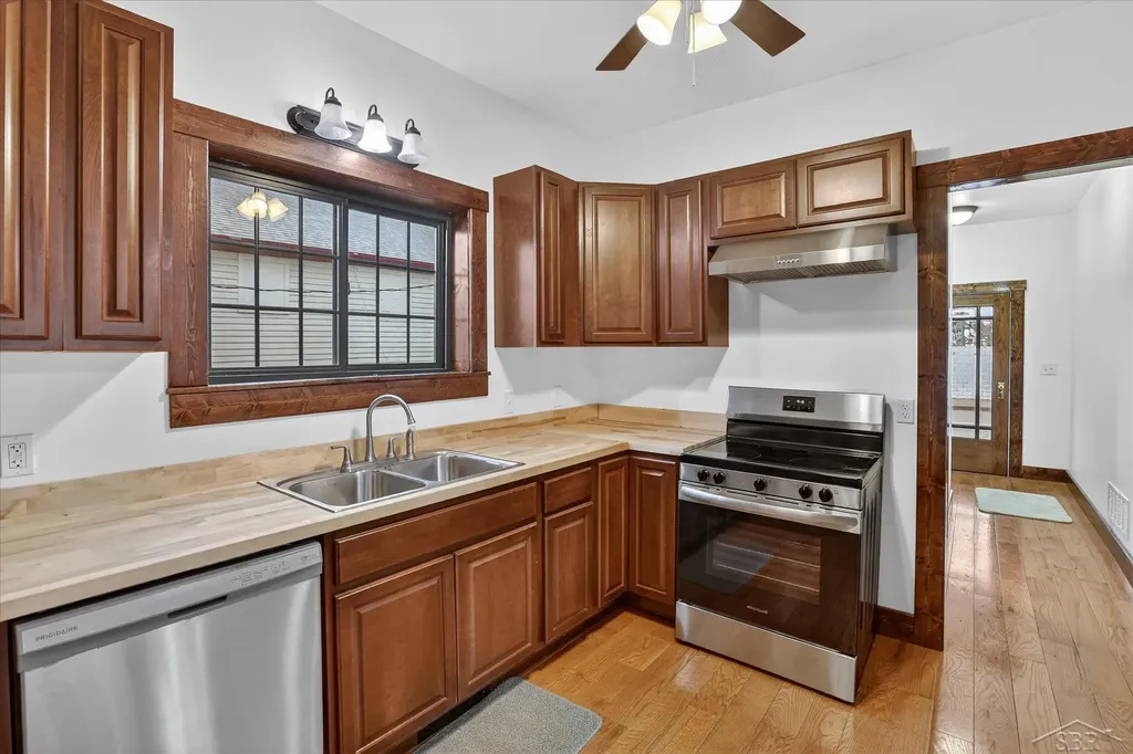 17 Union Street Sebewaing Village MI 48759