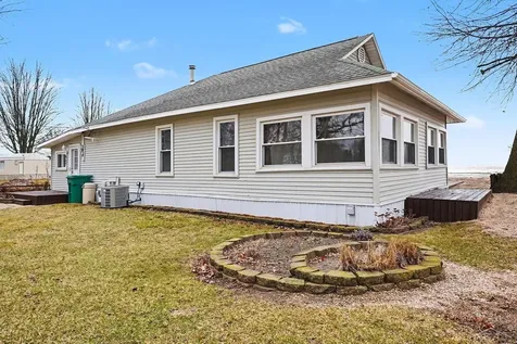 667 Bay Road Bangor Charter Township MI 48706