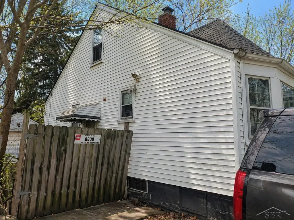 8839 Canyon Street Detroit City MI 48236