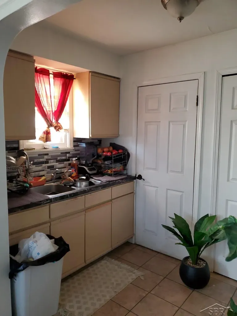 8839 Canyon Street Detroit City MI 48236