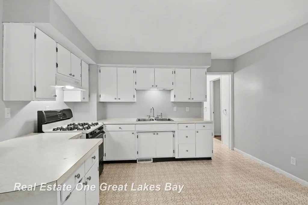 2750 E Deckerville Road Ellington Township MI 48723