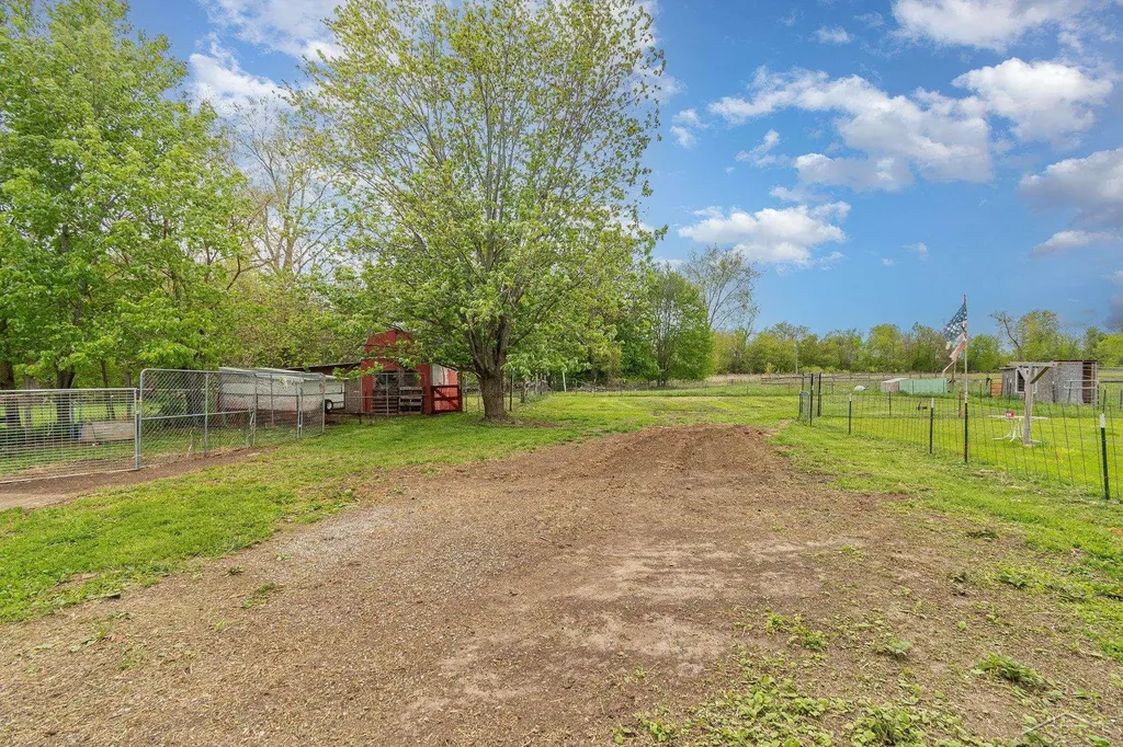 2430 S 4 Mile Road Kawkawlin Township MI 48631
