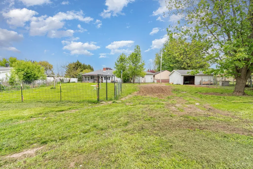 2430 S 4 Mile Road Kawkawlin Township MI 48631