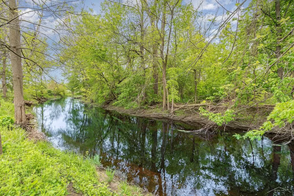 2430 S 4 Mile Road Kawkawlin Township MI 48631