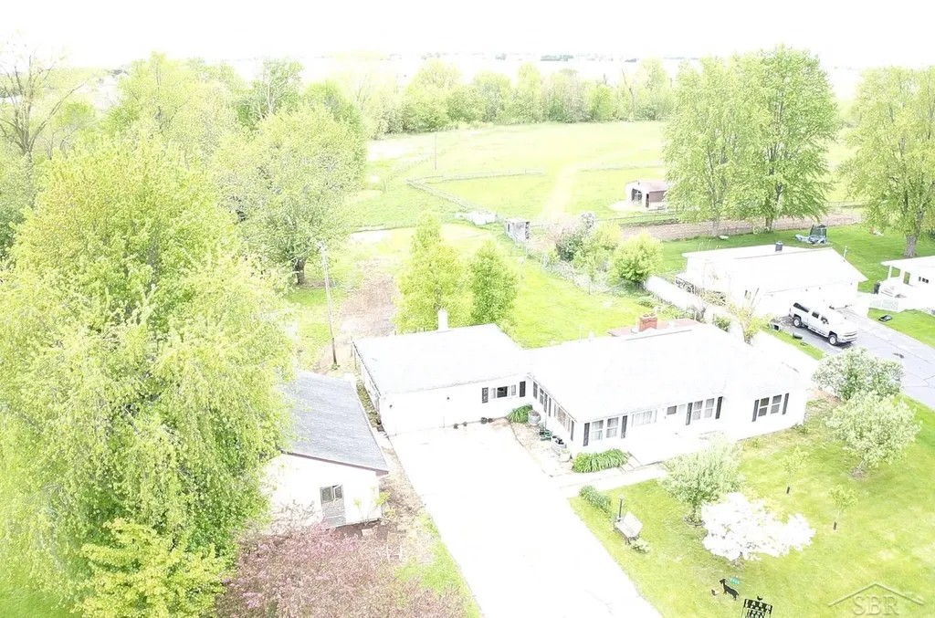 2430 S 4 Mile Road Kawkawlin Township MI 48631