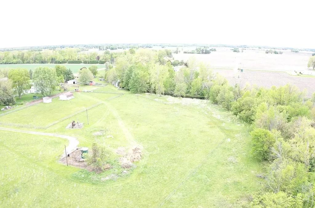 2430 S 4 Mile Road Kawkawlin Township MI 48631
