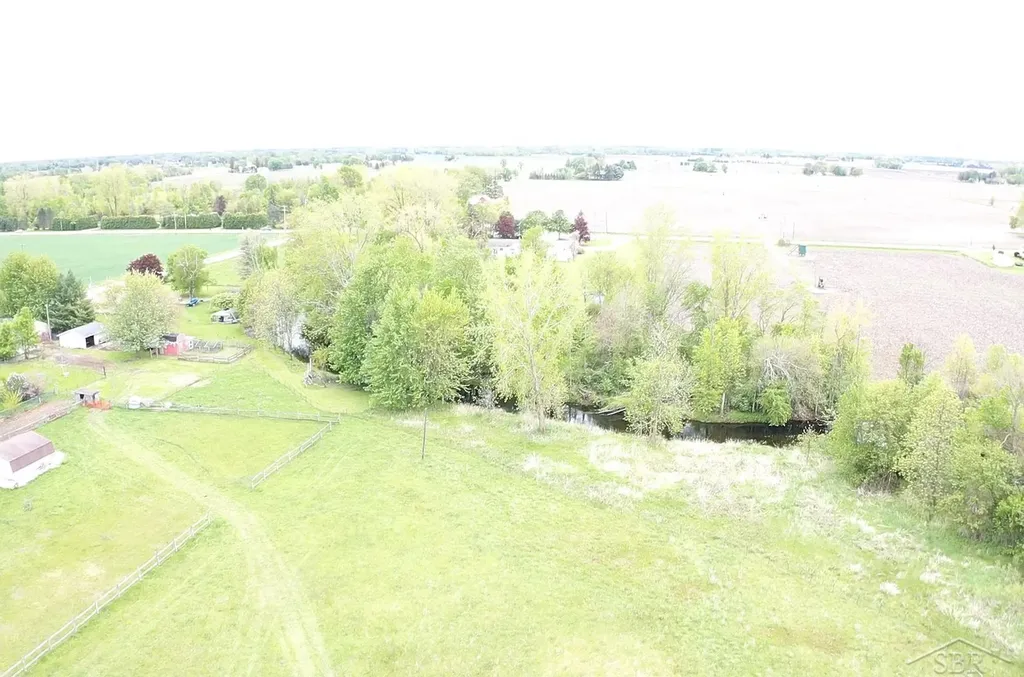 2430 S 4 Mile Road Kawkawlin Township MI 48631