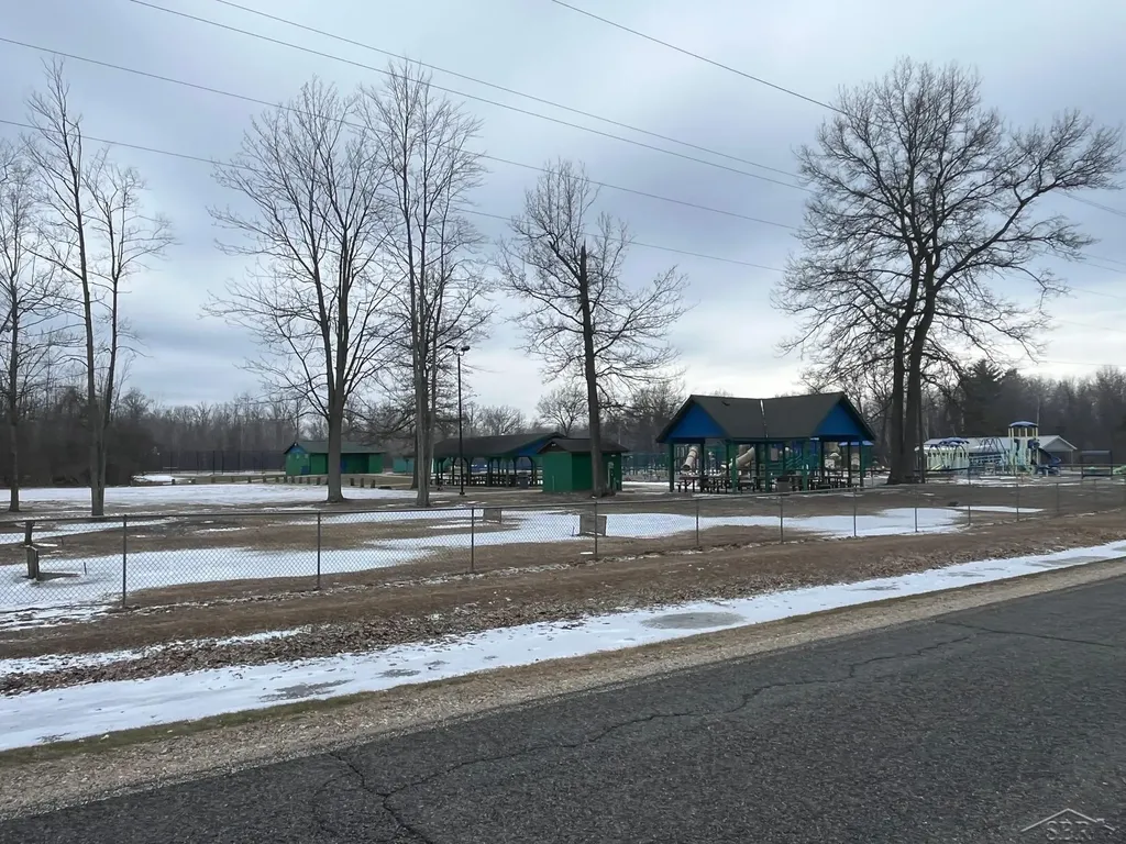 219 S Nine Mile Road Lee Township MI 48640